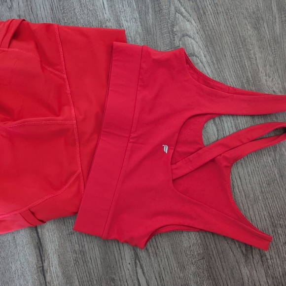 Fabletics Set, Red, Small - Picture 5 of 6